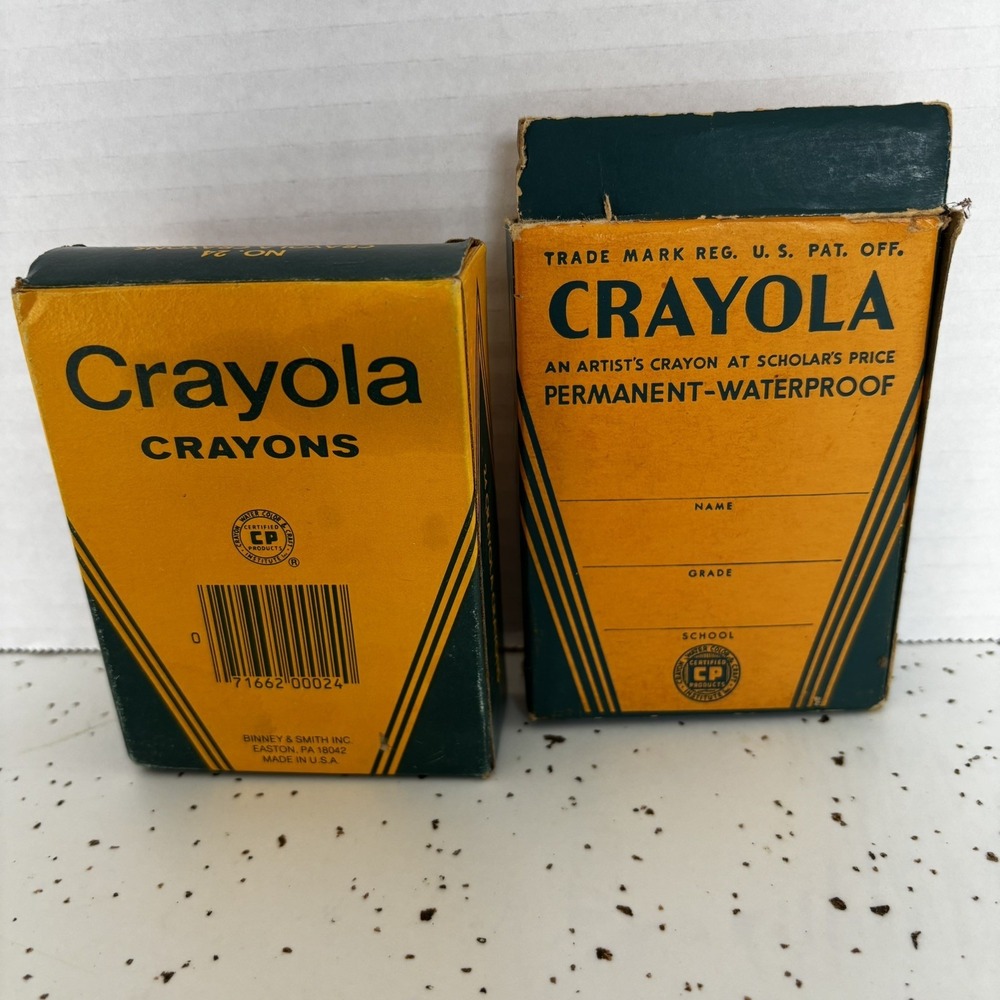 Vintage 30s Crayola Gold Medal School Crayons No 16 and 24 70s READ